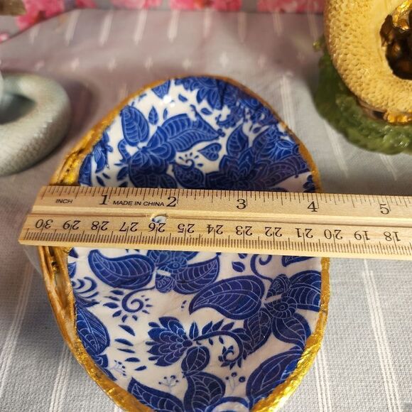 DECOUPAGE CLAM SHELL TRINKET DISH - Picture 6 of 7